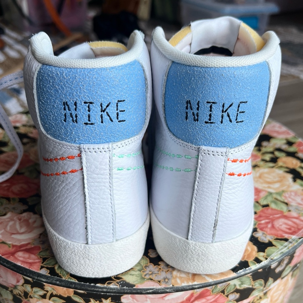 Women’s Nike Blazer Mid 77, Leather Sneakers with Colorful Stitches *EUC* - Picture 12 of 13